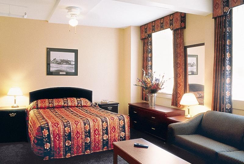 Howard Johnson By Wyndham Vancouver Downtown Esterno foto