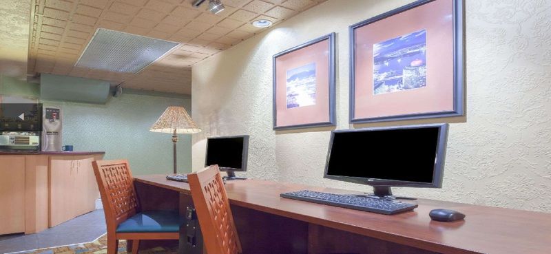 Howard Johnson By Wyndham Vancouver Downtown Esterno foto