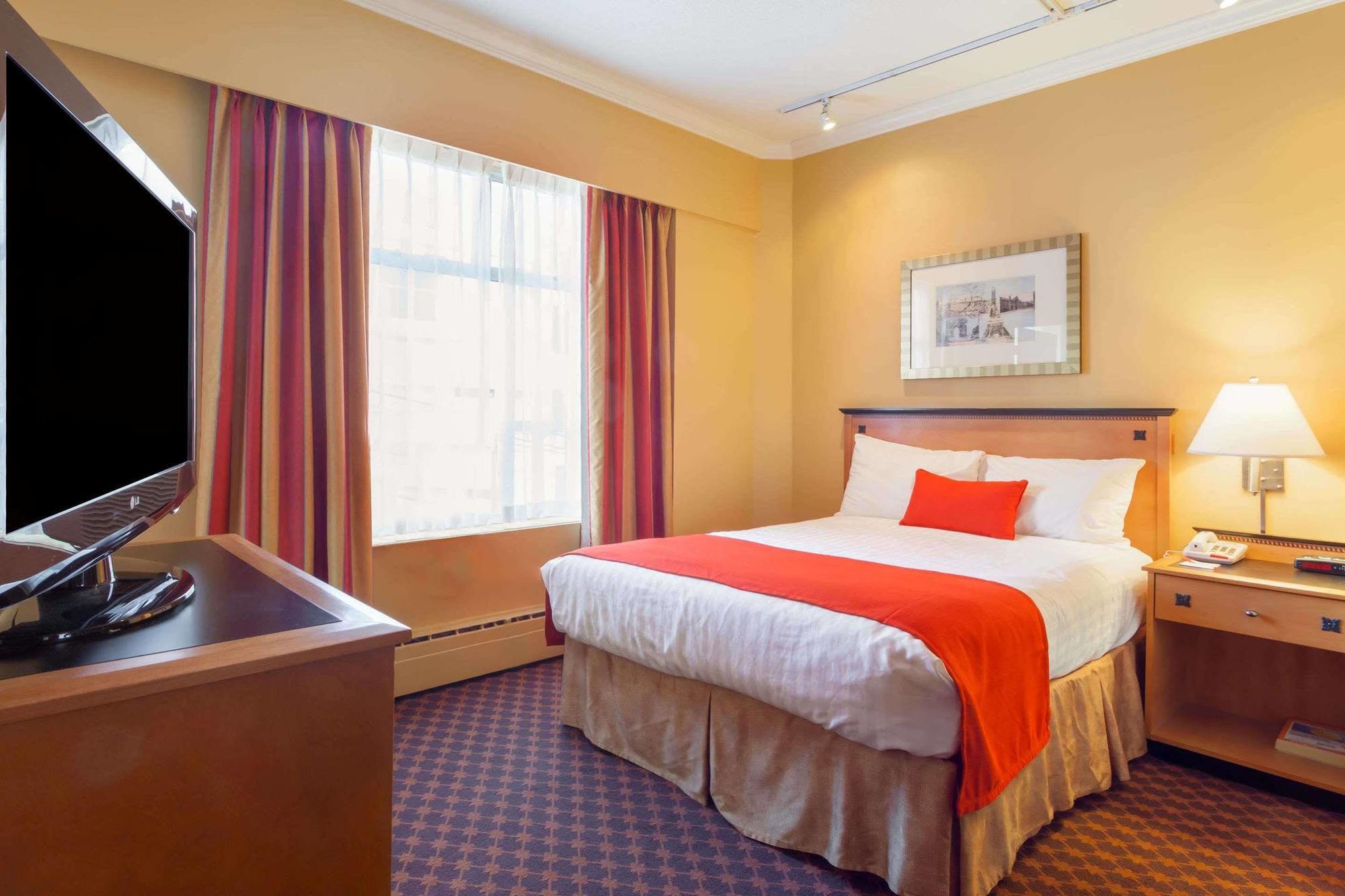 Howard Johnson By Wyndham Vancouver Downtown Esterno foto