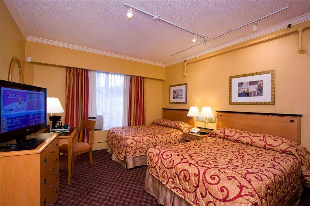 Howard Johnson By Wyndham Vancouver Downtown Esterno foto