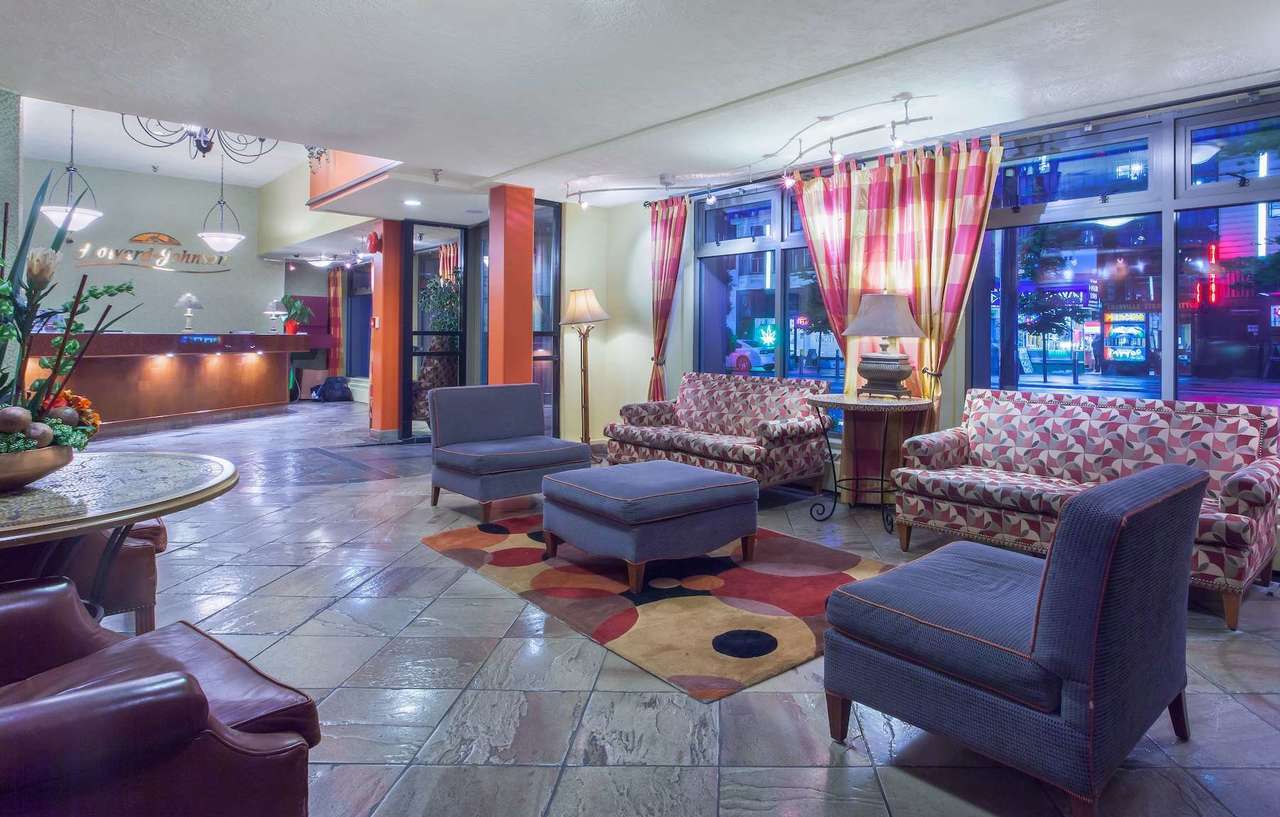 Howard Johnson By Wyndham Vancouver Downtown Esterno foto